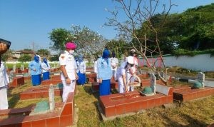 Jelang HUT TNI-AL Ke-76, Lanal Banten Ziarah dan Tabur Bunga di TMP Ciceri Kota Serang