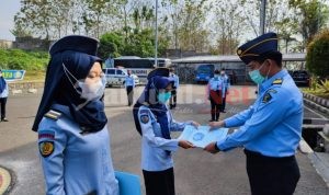 Lapas Kelas IIA Cilegon Beri Reward Kepada 2 Pegawai