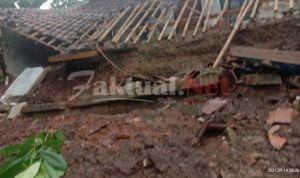 Mushola Kampung Pasirtundun Ambruk Akibat Hujan Deras