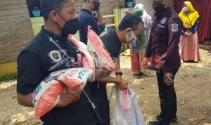 Kantor Hukum SH&P Dan PIC salurkan Beras dan Sembako Ke Ponpes dan Masyarakat, Bersama Polda Banten