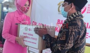 HKGB Ke-69, Bhayangkari Cabang Serang Bersama Kapolres Salurkan Bansos ke Ponpes