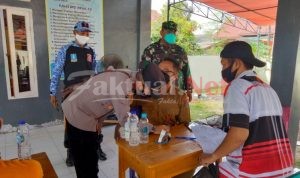 TNI-POLRI Sukseskan Vaksinasi Massal di Desa Ranjeng