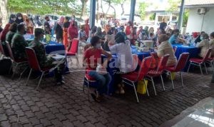 Nakes Balai Kesehatan TNI AL Banten Berikan Layanan Vaksinasi COVID-19 Untuk Masyarakat Maritim