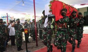 Pangdam IV/Diponegoro Dampingi KASAD Iringi Prosesi Pemakaman Prajurit Terbaik TNI-AD