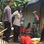 Sat Binmas Polres Serang Bakti Sosial Kepada Warga Yang Rumahnya Roboh