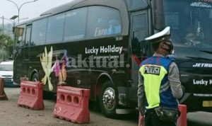 Polres Cilegon Lakukan Penyekatan Antisipasi Lonjakan Pengunjung Wisata