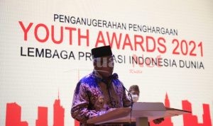 Walikota Tidore Terima Penghargaan Youth Award 2021