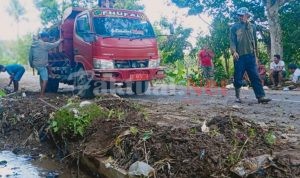 Warga Dusun Tanete Budayakan Kegiatan Gotong Royong Bersejarah “Bersih sejahterah aman rapih dan hijau”
