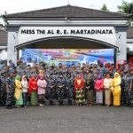 Komandan Lanal Bandung Menitikkan Air Mata Saat Pamit ke Tempat Tugas yang Baru