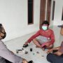 Bhabinkamtibmas Polsek Ciruas Terus Edukasikan Vaksinasi COVID-19 di Desa Penggalang