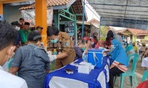 Pemerintah Desa Ranjeng Bersama Puskesmas Ciruas Menggelar Vaksinasi