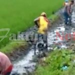 Kepala Desa Cigelam Ajak Warga Gotong Royong Bersihkan Selokan dan Saluran Air