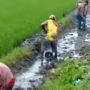 Kepala Desa Cigelam Ajak Warga Gotong Royong Bersihkan Selokan dan Saluran Air