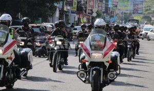 Jelan Pertandingan PSM Vs Bali United, Polres Parepare Bersama Tim Gabungan Laksanakan Show Off Force