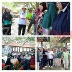 Di Komandoi H Ruksamin, MW KAHMI Sultra Bagi Sembako dan Pungut Sampah di Pantai Nambo