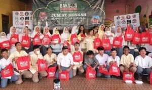 Relawan Ganjar Pranowo Bagikan Paket Buku Pendidikan Pancasila di Jakarta, Untuk Bangkitkan Sikap Nasionalis Pelajar