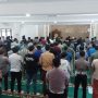 Polres Cilegon Melaksanakan Sholat Ghoib dan Doa Bersama Untuk Korban Bencana Alam di Cianjur