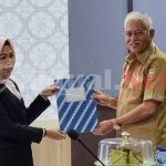 Serahkan SK Pelaksana Kepala Dikbud Sultra, Asrun Lio : Tetap Utamakan Pelayanan