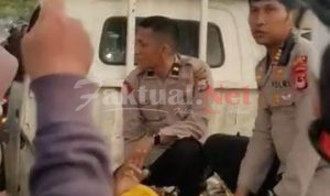Aksi Heroik Kapolsek Bontonompo Bantu Warga Yang Alami Lakalantas