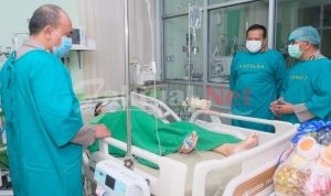Kapolda Sulsel Datangi RS Bhayangkara Jenguk Anggota Polres Jeneponto Yang Terkena Tembakan
