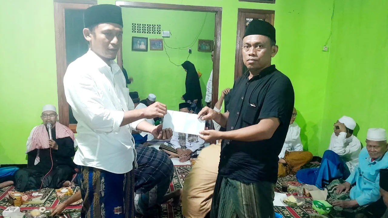 Berbagi Santunan Ala Sapta Mulyana Kepala Desa Ranjeng