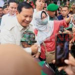 Prabowo Bertemu Prajurit Anak Kecil di Koramil Mamajang 1408, Langsung Dicium dan Digendong