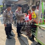 Bersama Kapolsek Koja Polres Metro Jakarta Utara, Berikan Bansos