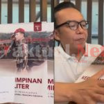 Prabowo Beri Buku dan Surat ke Ari Lasso: Terima Kasih atas Persahabatan