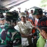 Prabowo Ucapkan Terima Kasih pada Prajurit yang Gendong Pendaki saat Erupsi Gunung Marapi