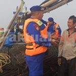 Team Patroli Satpolair Polres Kepulauan Seribu Ajak Nelayan Ciptakan Keselamatan dan Sukseskan Pemilu 2024 di Perairan Pulau Untung Jawa