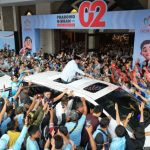 Tiba di Deklarasi Gerakan Muslim di Bandung, Prabowo Disambut Antusias Ribuan Relawan