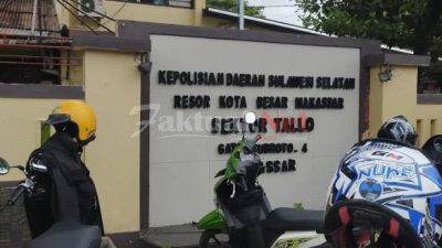 2 Oknum Anggota Polsek Tallo Makassar Layaknya Preman, Dorong Wartawan Hingga Jatuh Di Tangga