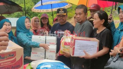 Tindaklanjuti Upaya Pemrov, TP PKK Sultra Turut Salurkan Bantuan