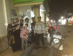 Berikan rasa Aman di Bulan Ramadhan, Anggota Polsubsektor Gelar Patroli Sahur