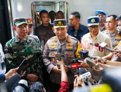Kapolri Pastikan Pemudik Terlayani dengan Baik Saat Tinjau Stasiun Pasar Senen
