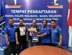 Asmawa Tosepu – Yudhianto Mahardika Kompak Ambil Formulir Calon Wali Kota Kendari di Partai Demokrat