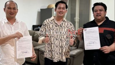 Bacalon Walikota Kendari Yudhianto Mahardika Terima Surat Tugas Perindo