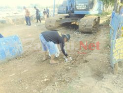 Sambut HUT ke 79 RI, Putra Putri Wilayah Papanggo (PPWP) Grebek Sampah Waduk Cincin Kelurahan Papanggo