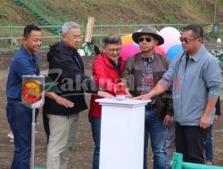 Panglima TNI Buka Lomba Berkuda Piala Panglima TNI dan Bagikan Sembako di Bandung