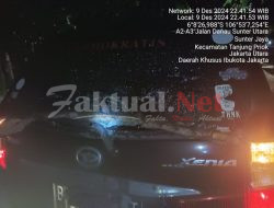 Peringatan Bagi Pengendara Yang Melalui Tepi Jalan Yang Ada Pohon Rindang