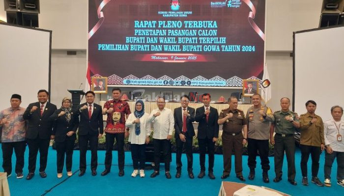 Resmi Sahkan KPU Gowa Hj Husniah Talenrang dan H Darmawangsa Muin Bupati, Wakil Bupati Gowa.