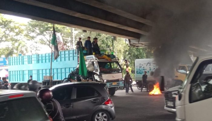 HMI Komisariat Makassar Gelar Aksi Unjuk Rasa, Desak Kapolri Usut Kejahatan Digital Pasobis