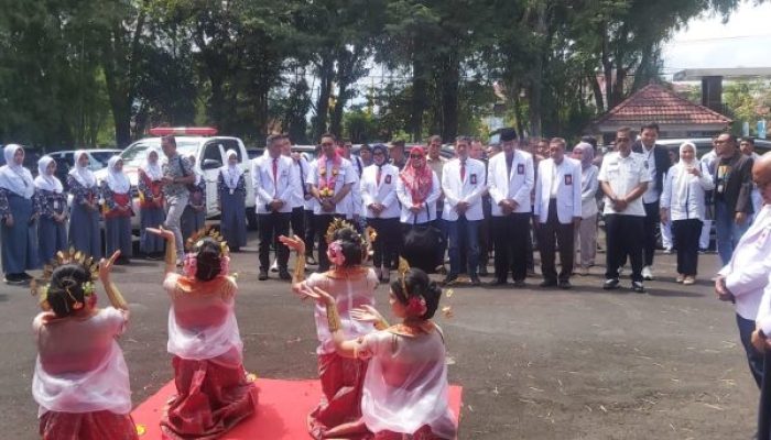Bupati Barru Andi Ina Kartika Sari,.SH., M.Si., PMI Organisasi Kemanusiaan Independen Non- Pemerintah