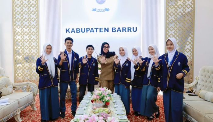 Audiensi SMA Negeri 5 Barru Di Terima Lansung, Bupati Barru Andi Ina Kartika Sari, SH., M.Si., 