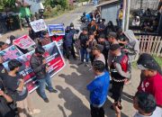 Masyarakat Lingkungan Kampung Parang Kecewa atas Penyataan Sikap Lurah Lembang Parang