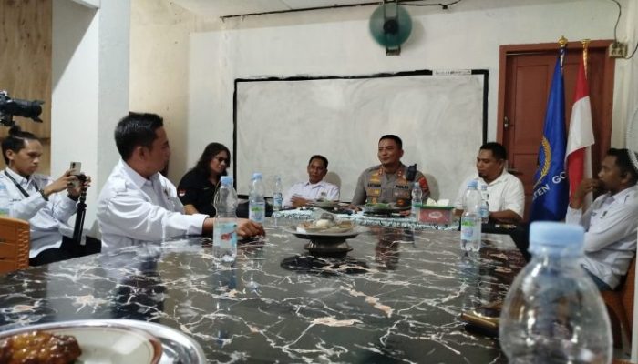Kapolres Gowa Gelar Silaturahmi ke Kantor PWI Gowa, Diterima Langsung Oleh Ketua dan Pengurus