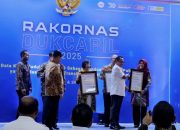 Disdukcapil Tidore, Satu-Satunya Di Provinsi Maluku Utara Yang Menerima Sertifikat ISO 27001