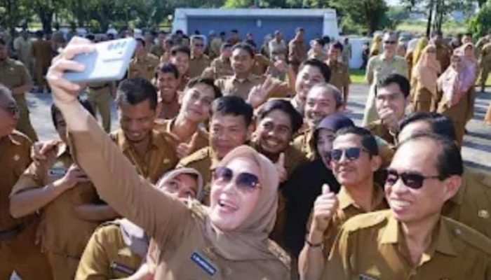 Bupati Barru Andi Ina Pimpin Upacara Bendera Tekankan, Integritas ASN dan Dukung Program Sekolah Rakyat