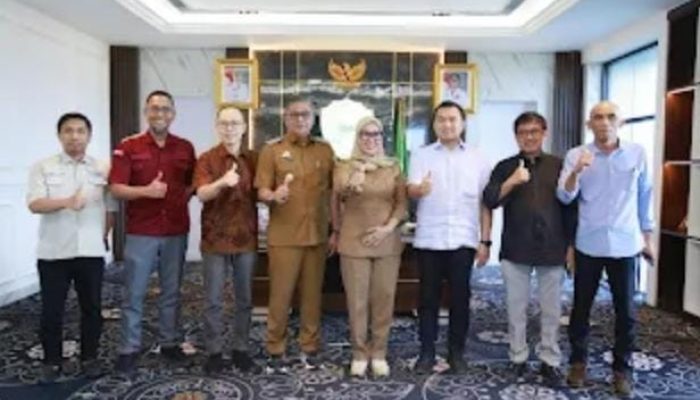 Bupati Barru Terima Audiensi, Bosowa Bersama Indocement Bahas Investasi, Pelabuhan dan Energi Alternatif.