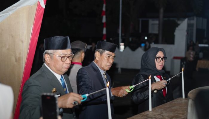 Pemkab Barru Peringati HUT RI ke-80 dengan Apel Kehormatan dan Renungan Suci, di TMP Sumpang Binangae